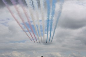 f1_redarrow.jpg f1_redarrow.jpg