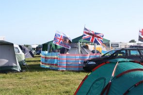 f1_camp2.jpg f1_camp2.jpg